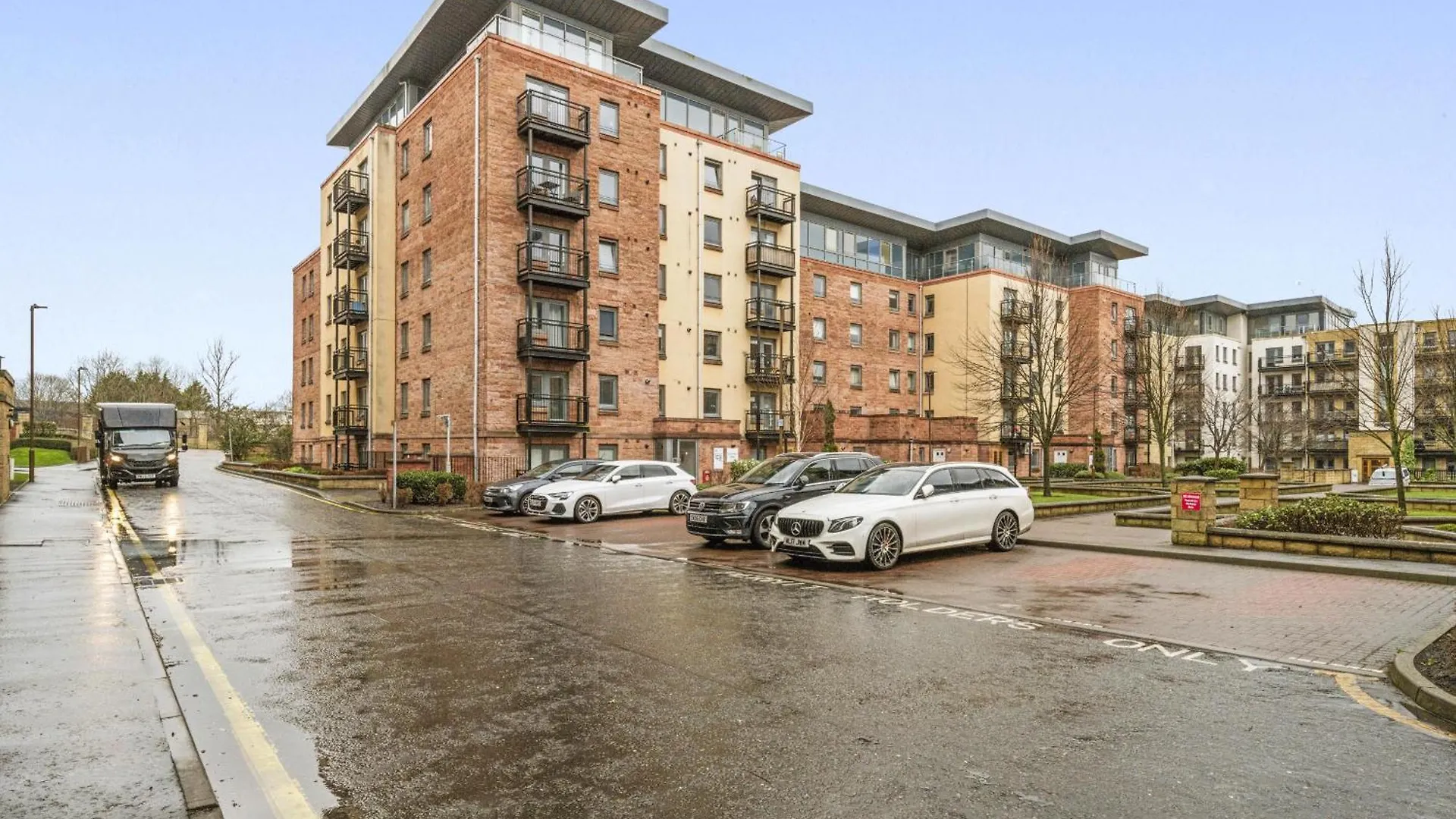 Slateford 2 Bedroom Apartment - Edinburgh