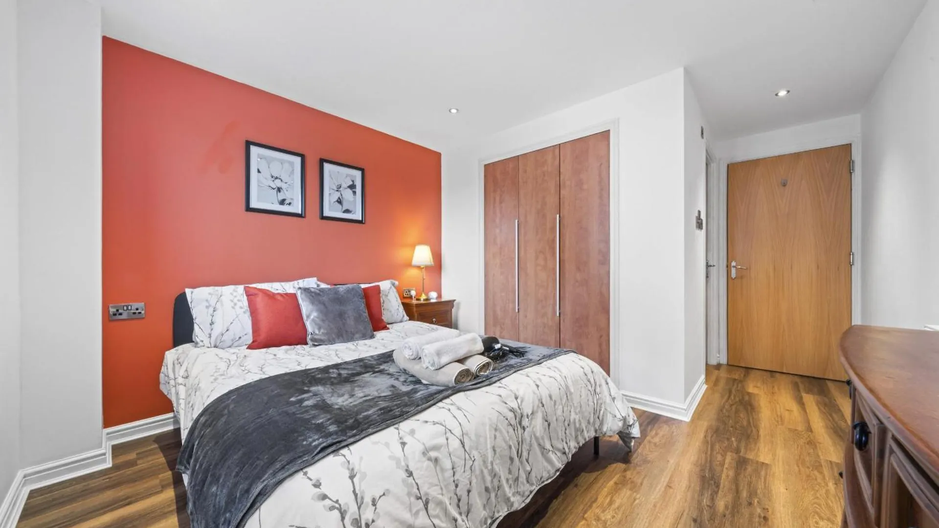 Slateford 2 Bedroom Apartment - Edinburgh